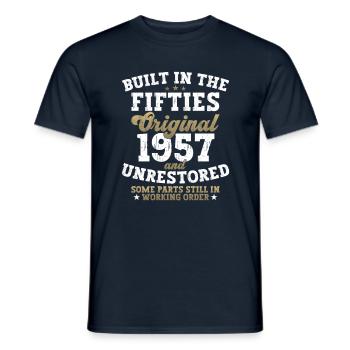 Built in the fifties 1957 65. Geburtstag Herren - Männer T-Shirt - Navy - Vorne - AI Model Male 178 light (178cm)