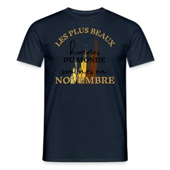 les plus beaux hommes du monde sont nés novembre - T-shirt homme - marine - Devant - AI Model Male 178 light (178cm)