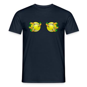 Zwei Padel Tennis Bälle auf Brust gehalten von - Männer T-Shirt - Navy - Vorne - AI Model Male 178 light (178cm)