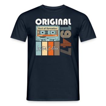 Novembre né en 1947 75e cadeau d'anniversaire - T-shirt homme - marine - Devant - AI Model Male 178 light (178cm)