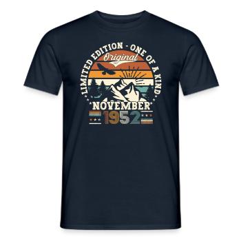 Original novembre 1952 Cadeau du 70e anniversaire - T-shirt homme - marine - Devant - AI Model Male 178 light (178cm)