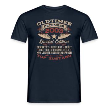 Oldtimer Dezember 2003 - 19. Geburtstag Geschenk - Männer T-Shirt - Navy - Vorne - AI Model Male 178 light (178cm)
