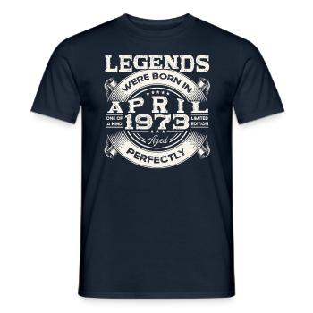 50e anniversaire homme April né en 1973 Oldtimer - T-shirt homme - marine - Devant - AI Model Male 178 light (178cm)