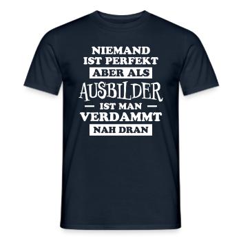 Ausbilder Beruf Lustiger Spruch Ausbilder Geschenk - Männer T-Shirt - Navy - Vorne - AI Model Male 178 light (178cm)