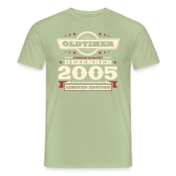 18. Geburtstag Oldtimer Dezember Jahrgang 2005 - Männer T-Shirt - Sage - Vorne - AI Model Male 178 light (178cm)
