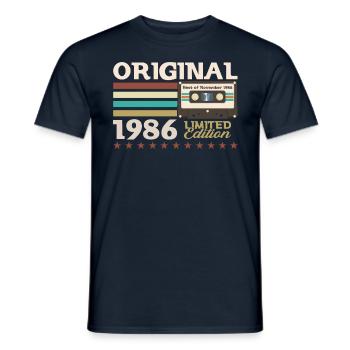 37e anniversaire Cassette Novembre Vintage 1986 - T-shirt homme - marine - Devant - AI Model Male 178 light (178cm)