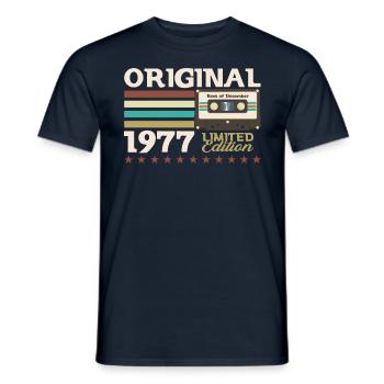 46e anniversaire Cassette décembre Vintage 1977 - T-shirt homme - marine - Devant - AI Model Male 178 light (178cm)