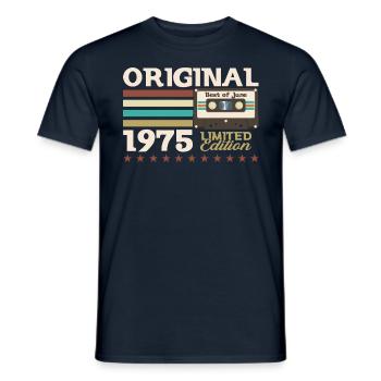 Kassette Juni 1975 Jahrgang 1975 Geburtstag 1975 - Männer T-Shirt - Navy - Vorne - AI Model Male 178 light (178cm)