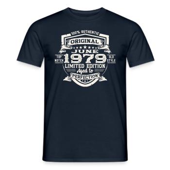 44e anniversaire Juin Millésime 1979 Bouclier Original - T-shirt homme - marine - Devant - AI Model Male 178 light (178cm)