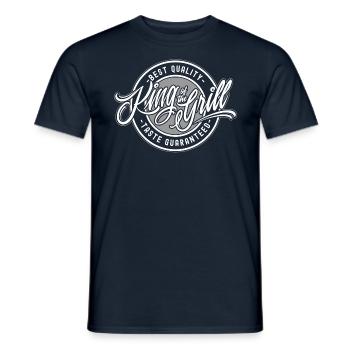 King of the Grill - Männer T-Shirt - Navy - Vorne - AI Model Male 178 light (178cm)