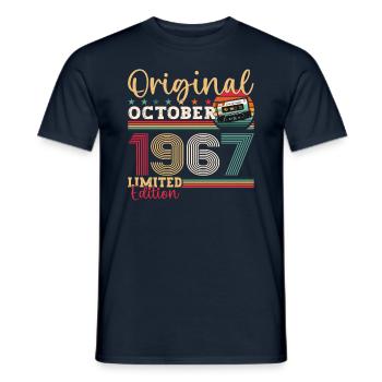 56e anniversaire Octobre Millésime 1967 Cassette - T-shirt homme - marine - Devant - AI Model Male 178 light (178cm)