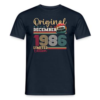 37e anniversaire Cassette décembre Vintage 1986 - T-shirt homme - marine - Devant - AI Model Male 178 light (178cm)