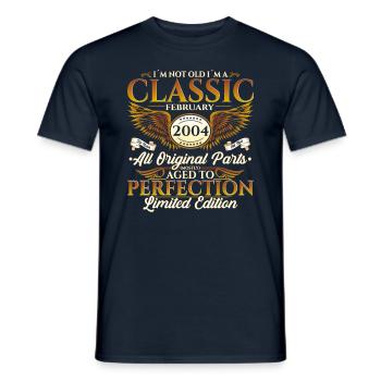 20. Geburtstag Oldtimer Februar Jahrgang 2004 - Männer T-Shirt - Navy - Vorne - AI Model Male 178 light (178cm)