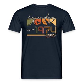 Berge Vintage 1974 Jahrgang Geburtstag - Männer T-Shirt - Navy - Vorne - AI Model Male 178 light (178cm)