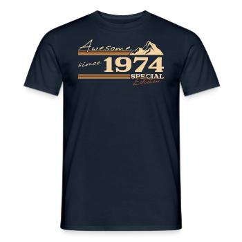 Berge 1974 Jahrgang Geburtstagsgeschenk - Männer T-Shirt - Navy - Vorne - AI Model Male 178 light (178cm)