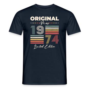 Anniversaire 1974 Mai 1974 Millésime 1974 Légende 74 - T-shirt homme - marine - Devant - AI Model Male 178 light (178cm)