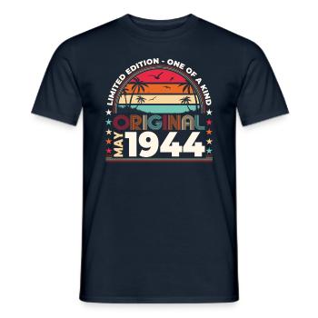Mai 1944 Millésime 1944 Anniversaire 1944 Légende 44 - T-shirt homme - marine - Devant - AI Model Male 178 light (178cm)