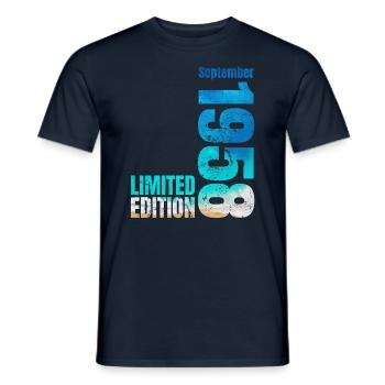 66e anniversaire Septembre 1958 Né en 1958 - T-shirt homme - marine - Devant - AI Model Male 178 light (178cm)