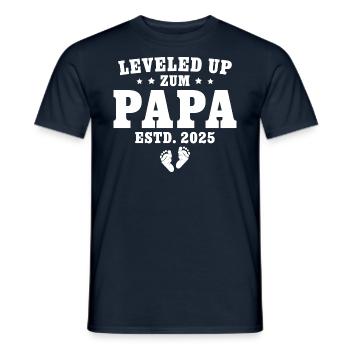 Werdender Vater 2025 Babyparty Papa Geschenk - Männer T-Shirt - Navy - Vorne - AI Model Male 178 light (178cm)