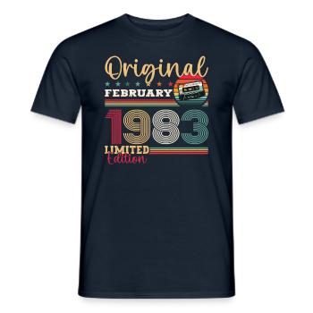 Cadeau d'anniversaire 42 ans Homme Original Février 1983 - T-shirt homme - marine - Devant - AI Model Male 178 light (178cm)