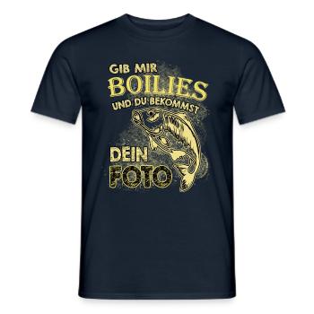 Angler T-Shirt mit Karpfen Boilie Motiv Geschenk - Männer T-Shirt - Navy - Vorne - AI Model Male 178 light (178cm)