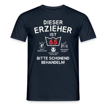 Dieser Erzieher ist 65. Schonend behandeln - Männer T-Shirt - Navy - Vorne - AI Model Male 178 light (178cm)