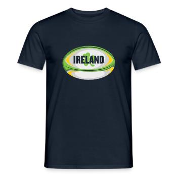 Irland Rugbyprodukt - Irish Flag Rugby Football - Männer T-Shirt - Navy - Vorne - AI Model Male 178 light (178cm)