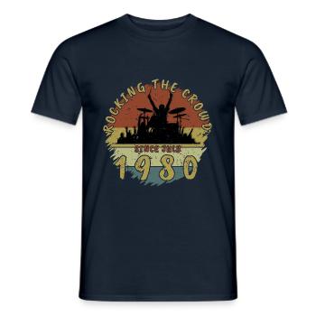 45e anniversaire Faire vibrer la foule DRM 07/1980 - T-shirt homme - marine - Devant - AI Model Male 178 light (178cm)
