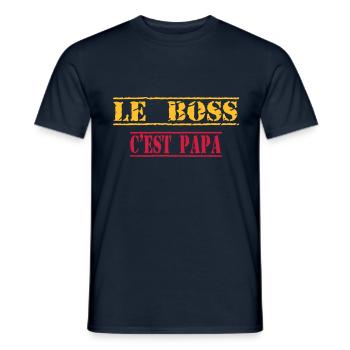 Le boss c'est papa - T-shirt homme - marine - Devant - AI Model Male 178 light (178cm)
