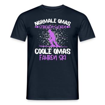 Normale Omas Stricken - COOLE OMAS Fahren SKI !!! - Männer T-Shirt - Navy - Vorne - AI Model Male 178 light (178cm)