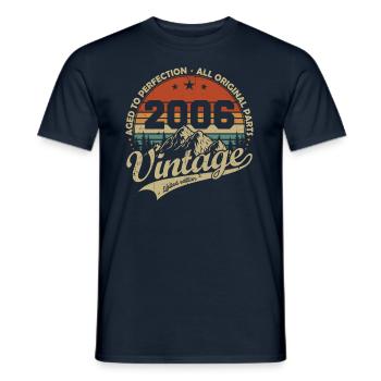Vintage 2006 rétro Vintage cadeau d’anniversaire - T-shirt homme - marine - Devant - AI Model Male 178 light (178cm)
