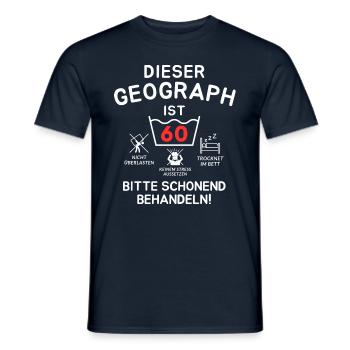 Dieser Geograph ist 60. Schonend behandeln - Männer T-Shirt - Navy - Vorne - AI Model Male 178 light (178cm)