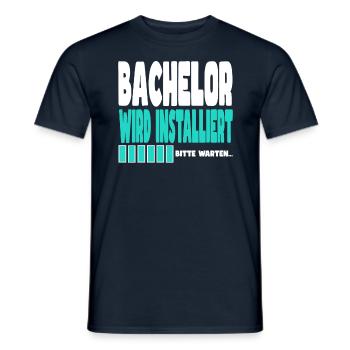 Bachelor wird installiert - Männer T-Shirt - Navy - Vorne - AI Model Male 178 light (178cm)