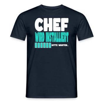 Chef wird installiert - Männer T-Shirt - Navy - Vorne - AI Model Male 178 light (178cm)