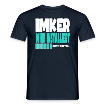 Imker wird installiert - Männer T-Shirt - Navy - Vorne - AI Model Male 178 light (178cm)