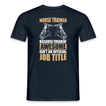 Titre officiel du poste d’entraîneur de chevaux - T-shirt homme - marine - Devant - AI Model Male 178 light (178cm)