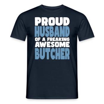 Fière épouse d’un sacré bon boucher - T-shirt homme - marine - Devant - AI Model Male 178 light (178cm)