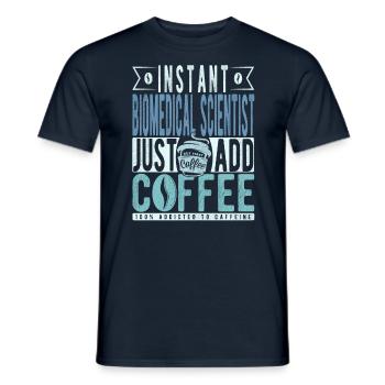 Un scientifique biomédical instantané vient d’ajouter du café - T-shirt homme - marine - Devant - AI Model Male 178 light (178cm)