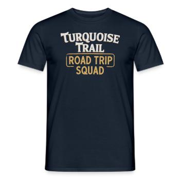 Turquoise Trail Road Trip Squad pour les aventuriers - T-shirt homme - marine - Devant - AI Model Male 178 light (178cm)