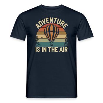 L’aventure est dans l’air - Montgolfière - T-shirt homme - marine - Devant - AI Model Male 178 light (178cm)