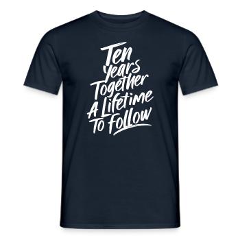 10 ans de vie commune, une vie - T-shirt homme - marine - Devant - AI Model Male 178 light (178cm)