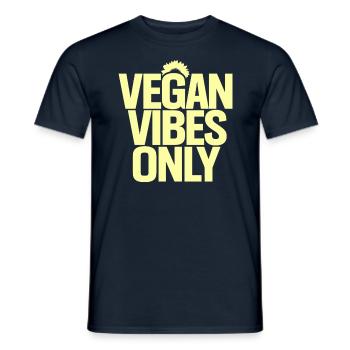 Vegan Vibes Only: Veganes Leben Inspirieren - Männer T-Shirt - Navy - Vorne - AI Model Male 178 light (178cm)