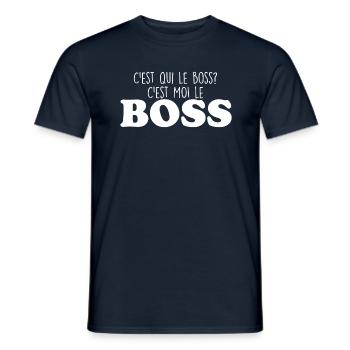 c est qui le boss c est moi le boss - T-shirt homme - marine - Devant - AI Model Male 178 light (178cm)
