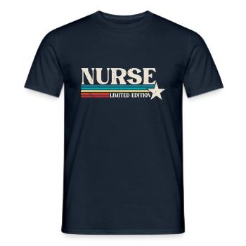 Krankenschwester Nurse Life - Männer T-Shirt - Navy - Vorne - AI Model Male 178 light (178cm)
