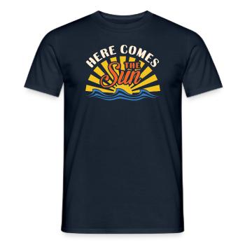 Here Comes The Sun 60s Summer Sunsh - Männer T-Shirt - Navy - Vorne - AI Model Male 178 light (178cm)