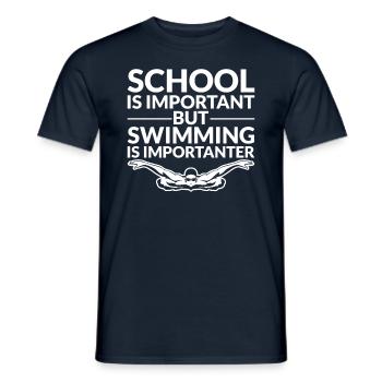 L’école Est important La natation Est Une baignade importante - T-shirt homme - marine - Devant - AI Model Male 178 light (178cm)