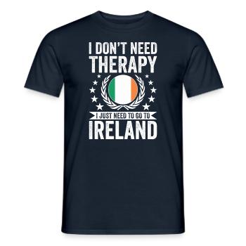 Je n’ai pas besoin de thérapie, juste de l’Irlande - T-shirt homme - marine - Devant - AI Model Male 178 light (178cm)