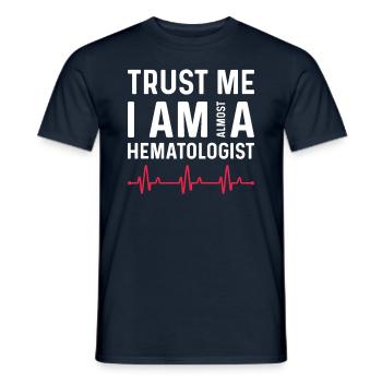Croyez que je suis presque un hématologue - T-shirt homme - marine - Devant - AI Model Male 178 light (178cm)