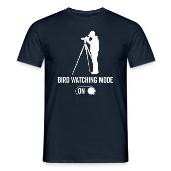 Mode d’observation des oiseaux activé - Observation des oiseaux - T-shirt homme - marine - Devant - AI Model Male 178 light (178cm)