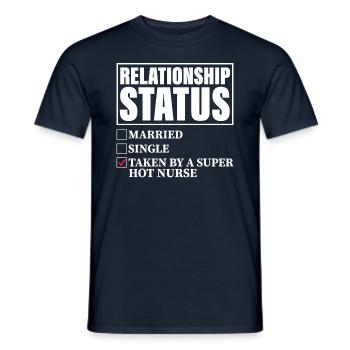 Von Super Heißer Krankenschwester Genommen - Männer T-Shirt - Navy - Vorne - AI Model Male 178 light (178cm)